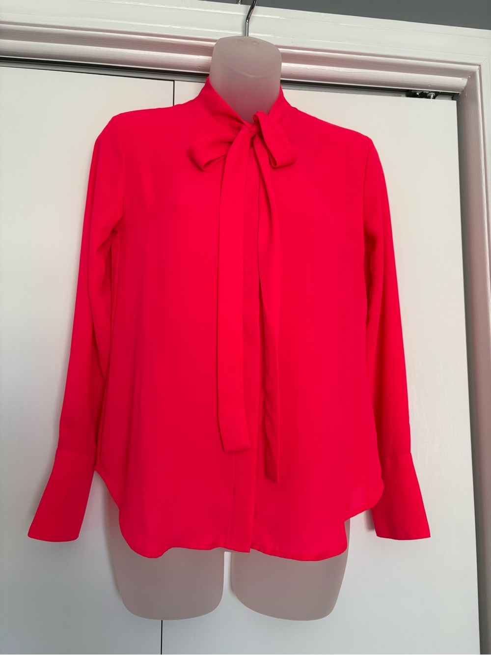 Banana Republic Tie-Neck Long Sleeve Blouse - Bright Pink size XXS